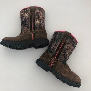 2/$16 Girls Game Winner  Boots (SD)